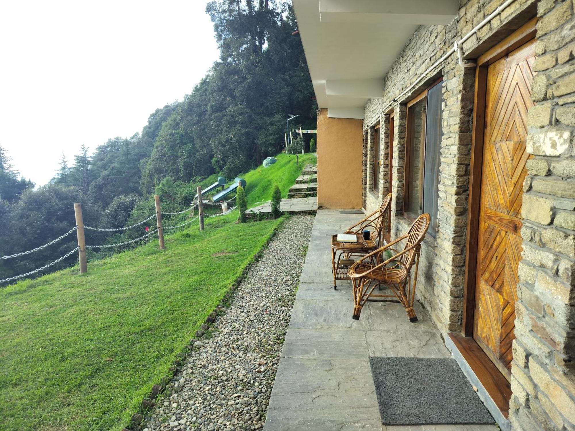 Simba Jungle Lodge, Binsar Wildlife Sanctuary Екстериор снимка